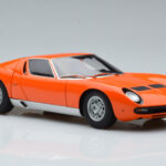 Lamborghini Miura SV Orange AUTOart 1:18 - image 6 of 8