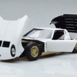Lamborghini Miura SV Blanc AUTOart 1:18 - image 2 of 8