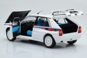 Lancia Delta HF Integrale 6 Blanc Kyosho 1:18 08344E Métal — image 3 sur 8