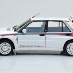 Lancia Delta HF Integrale 6 Blanc Kyosho 1:18 - image 5 of 8