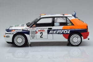 Lancia Delta HF Integrale Evoluzione #2 C. Sainz / L. Moya Tour de Corse 1993 Kyosho 1:18 08348J Métal — image 4 sur 9