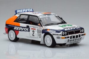 Lancia Delta HF Integrale Evoluzione #2 C. Sainz / L. Moya Tour de Corse 1993 Kyosho 1:18 08348J Métal — image 5 sur 9