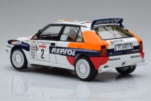 Lancia Delta HF Integrale Evoluzione #2 C. Sainz / L. Moya Tour de Corse 1993 Kyosho 1:18 08348J Métal — image 6 sur 9