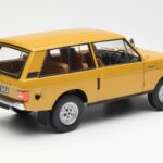Land Rover Range Rover Classic Jaune Almost Real 1:18 - image 3 of 8