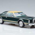 Lincoln Continental Mark V Vert Foncé MCG 1:18 MCG18404 Métal - image 4 of 6