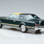 Lincoln Continental Mark V Vert Foncé MCG 1:18 MCG18404 Métal - image 5 of 6