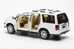 Lincoln Navigator Blanc AUTOart 1:18 72761 Métal — image 5 sur 8