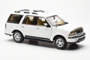 Lincoln Navigator Blanc AUTOart 1:18 72761 Métal — image 6 sur 8