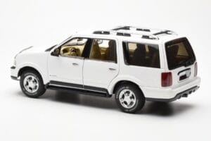 Lincoln Navigator Blanc AUTOart 1:18 72761 Métal — image 7 sur 8