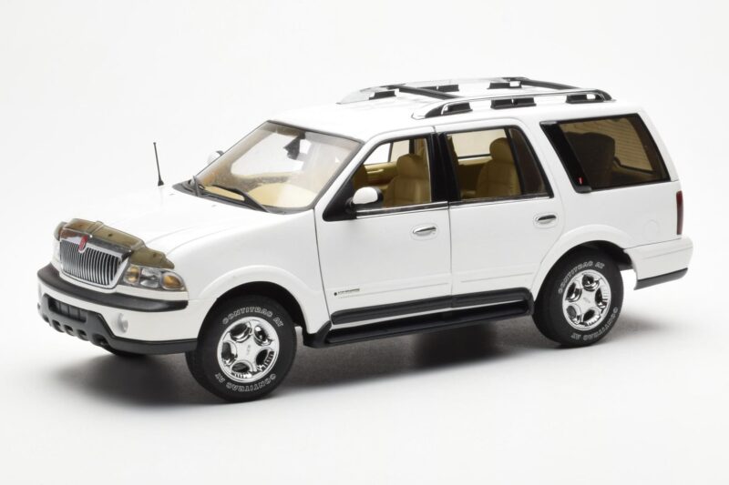 Lincoln Navigator Blanc AUTOart 1:18