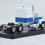 Mack Superliner Magnum Blanc Bleu IXO 1:43 - image 2 of 6