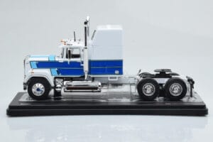 Mack Superliner Magnum Blanc Bleu IXO 1:43 TR165 Métal — image 3 sur 6