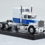Mack Superliner Magnum Blanc Bleu IXO 1:43 - image 4 of 6