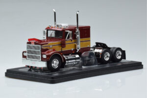 Marmon CHDT Rouge Or IXO 1:43