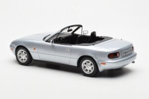 Mazda MX-5 NA Argent Norev 1:18 188023 Métal — image 6 sur 7