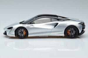 McLaren Artura Argent GT Spirit 1:18 GT873 Résine — image 3 sur 6