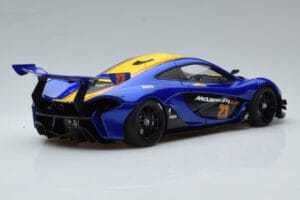 McLaren P1 GTR Bleu Avec Rayures Jaunes AUTOart 1:18 81542 Composite — image 3 sur 7