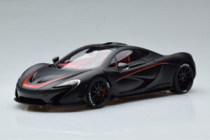 McLaren P1 Noir Mat AUTOart 1:18