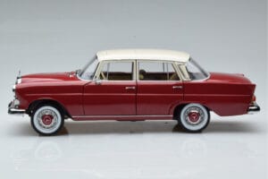 Mercedes 200 W110 Rouge Norev 1:18 183706 Métal — image 5 sur 7