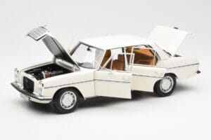 Mercedes 200 W115 Blanc Norev 1:18 183770 Métal — image 2 sur 8