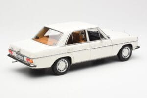Mercedes 200 W115 Blanc Norev 1:18 183770 Métal — image 3 sur 8