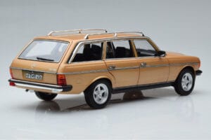 Mercedes 200T S123 AMG Package Beige Norev 1:18 183739 Métal — image 3 sur 9
