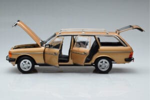 Mercedes 200T S123 AMG Package Beige Norev 1:18 183739 Métal — image 4 sur 9