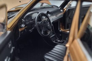 Mercedes 200T S123 AMG Package Beige Norev 1:18 183739 Métal — image 8 sur 9