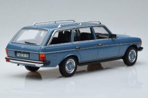 Mercedes 200T S123 Bleu Norev 1:18 183737 Métal — image 3 sur 7