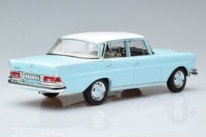 Mercedes 220 S W111 Bleu Norev 1:18 183920 Métal — image 3 sur 7