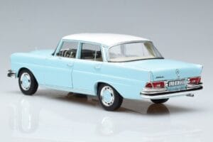 Mercedes 220 S W111 Bleu Norev 1:18 183920 Métal — image 6 sur 7