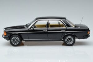 Mercedes 230E W123 Édition Limitée Norev 1:18 183711 Métal — image 5 sur 8
