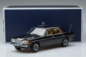Mercedes 230E W123 Édition Limitée Norev 1:18 183711 Métal — image 8 sur 8