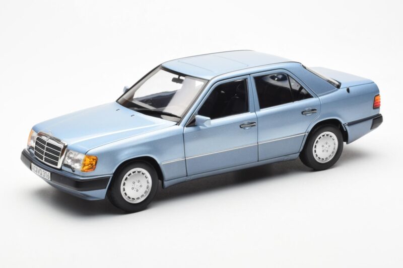 Mercedes 230E W124 Bleu Clair Métallique Norev 1:18