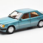 Mercedes 230E W124 Beryl Metallic Édition Concessionnaire Norev 1:18