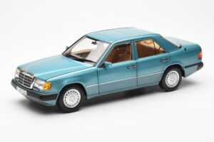 Mercedes 230E W124 Beryl Metallic Édition Concessionnaire Norev 1:18