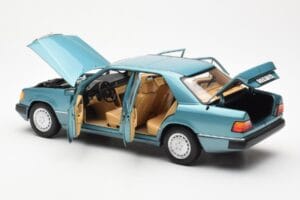 Mercedes 230E W124 Beryl Metallic Édition Concessionnaire Norev 1:18 B66040698 Métal — image 5 sur 8