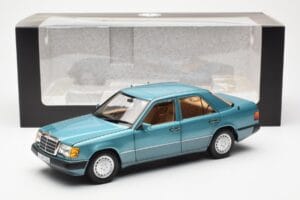 Mercedes 230E W124 Beryl Metallic Édition Concessionnaire Norev 1:18 B66040698 Métal — image 8 sur 8