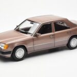 Mercedes 230E W124 Rosewood Metallic Édition Concessionnaire Norev 1:18