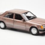 Mercedes 230E W124 Rosewood Metallic Édition Concessionnaire Norev 1:18 - image 6 of 8