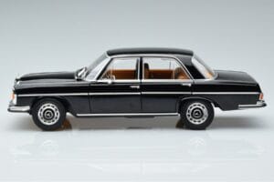 Mercedes 280 SE W108 Noir Norev 1:18 183762 Métal — image 4 sur 7