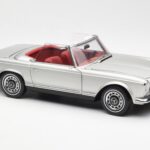 Mercedes 280 SL W113 Pagode Argent Schuco 1:18 - image 6 of 8