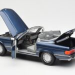 Mercedes 300 SL R107 Bleu Nautique Norev 1:18 - image 5 of 8