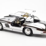 Mercedes 300 SL W198 Chrome Minichamps 1:18 - image 5 of 8