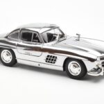 Mercedes 300 SL W198 Chrome Minichamps 1:18 - image 6 of 8