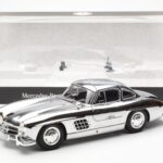 Mercedes 300 SL W198 Chrome Minichamps 1:18 - image 8 of 8