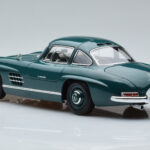 Mercedes 300 SL W198 Gullwing Vert Norev 1:18 - image 6 of 7