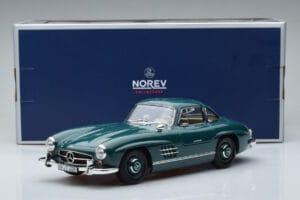 Mercedes 300 SL W198 Gullwing Vert Norev 1:18 183851 Métal — image 7 sur 7