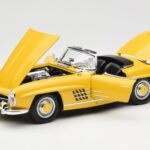 Mercedes 300 SL W198 Roadster Jaune Norev 1:18 - image 2 of 8