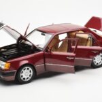 Mercedes 500E W124 Rouge Metallic Édition Concessionnaire Norev 1:18 - image 2 of 8